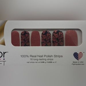 NWT - Color Street - Wing It On